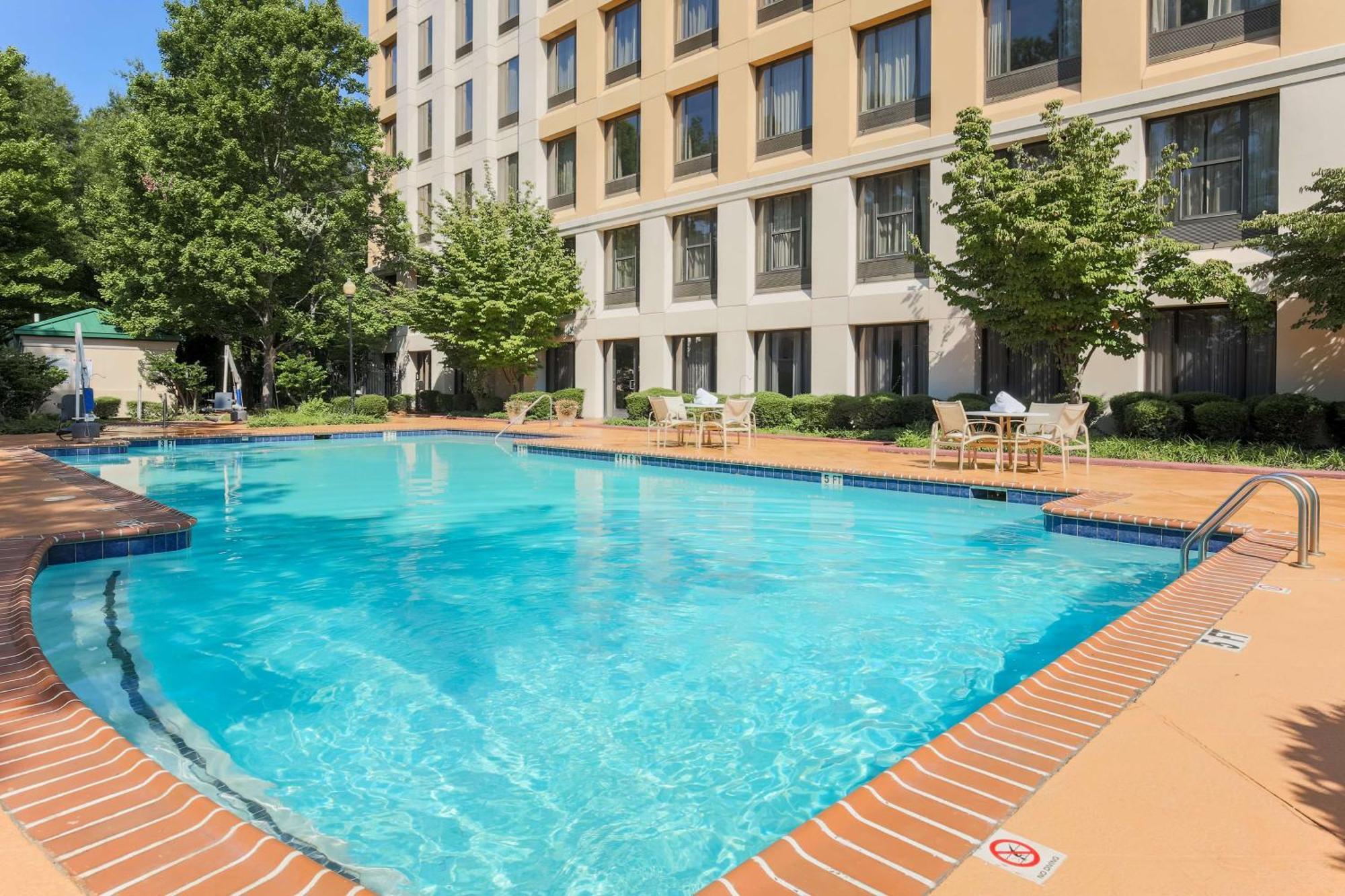 Doubletree By Hilton Atlanta Airport Hotel College Park Exterior photo