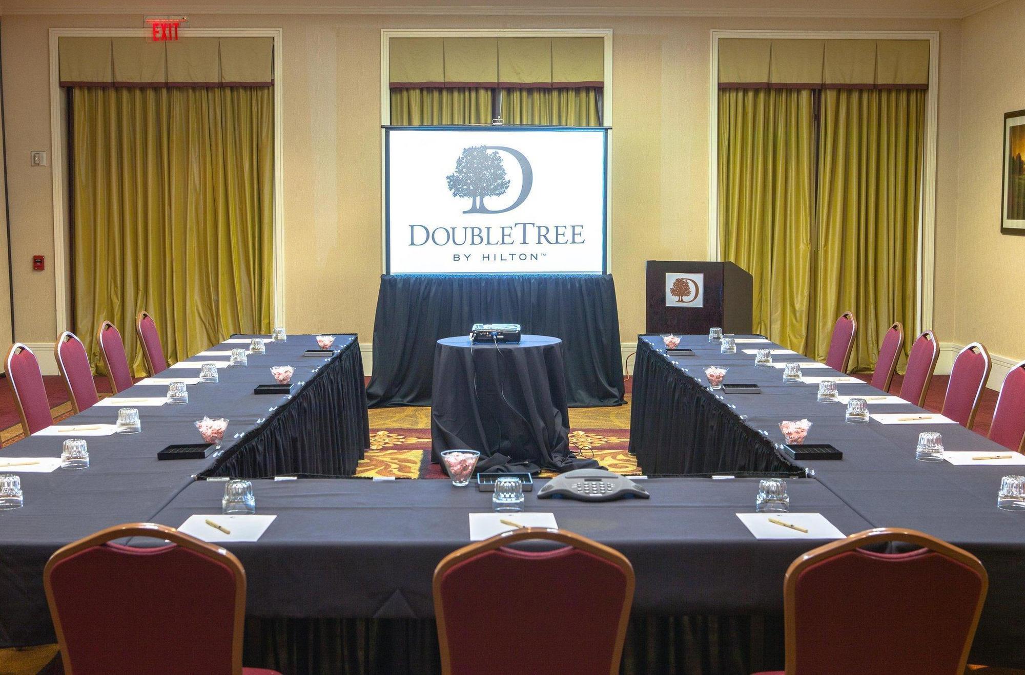 Doubletree By Hilton Atlanta Airport Hotel College Park Exterior photo